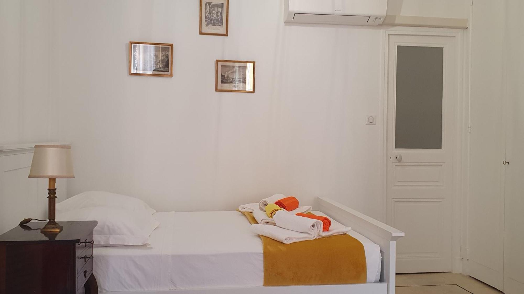 Bel Typique Proche Du Palais Et Plages Apartment